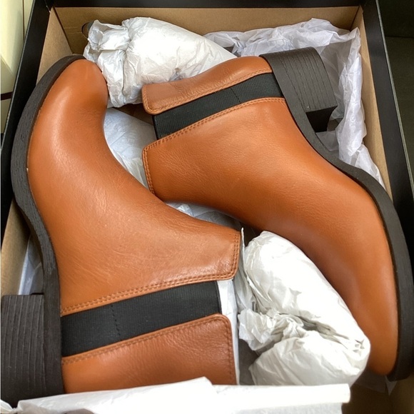 Kenneth Cole NEW York Women'S Kenneth Cole York Levon Chelsea Fashion Boot - Picture 6 of 6